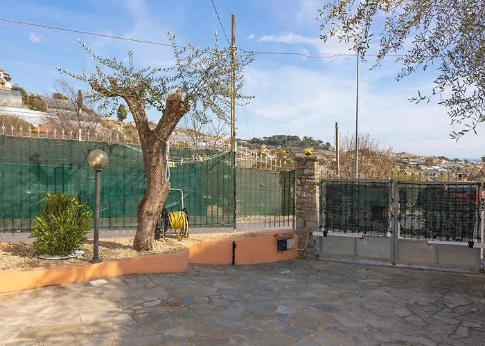 Leto\'S Apartment In Sanremo - Parking & Garden